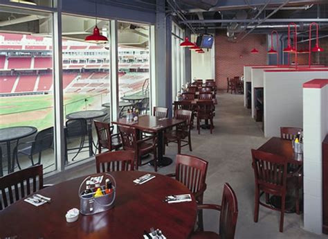 restaurants near cincinnati reds stadium